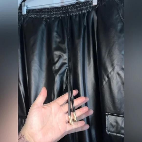 🖤NWT 3rd + Malt Black Faux Leather wide leg pants size 2X - Picture 3 of 6